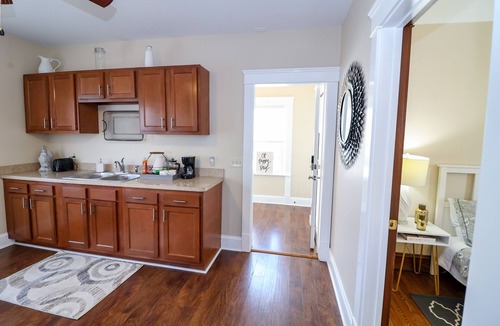 Lakewood Apartment | Spacious 2BR Near Cleveland Hospitals Travel Pros