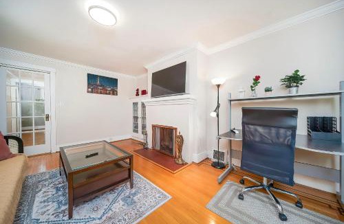 Dunbar Villa | Spacious 3 Bedroom Near UBC with Free Parking