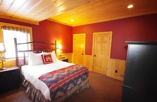 Boyne City Cabin | Spacious 4 Bedroom Cabin Located at Boyne Mountain MI