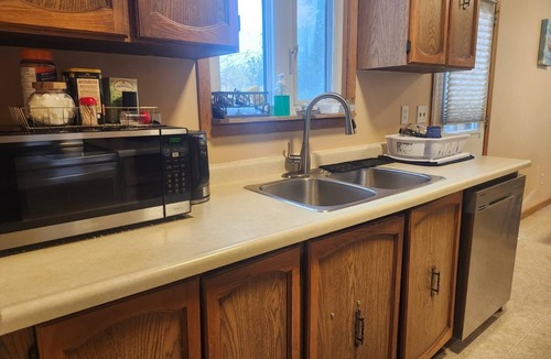 Belleville House | Spacious 4-bedroom Family Friendly house in charming Belleville