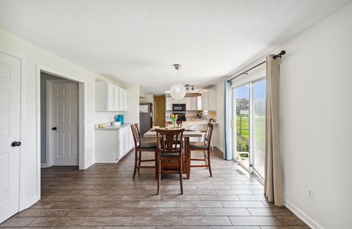 Perrysburg House | Spacious 4-bedroom house in charming Perrysburg with WiFi and AC