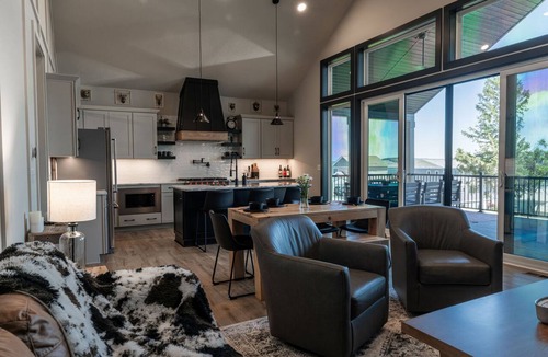 Fair Haven House | Spacious 4-bedroom house in pleasant Sterling