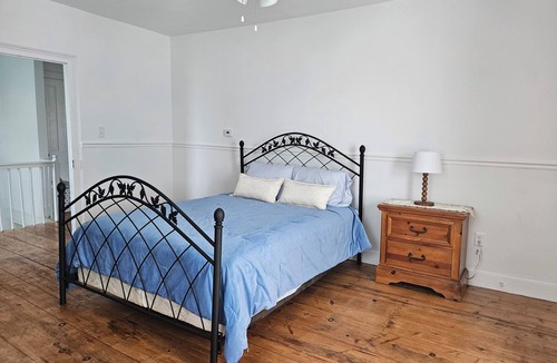 Mifflinburg House | Spacious 4-bedroom Farmhouse with inground pool in Mifflinburg, Pennsylvania