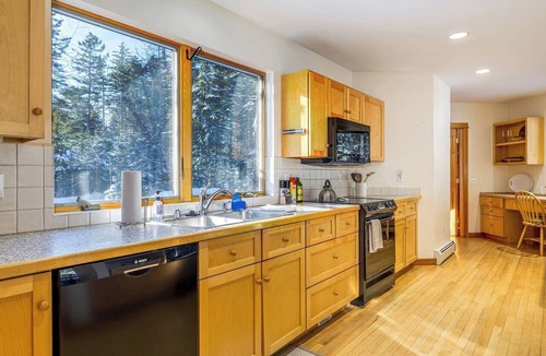 Mount Desert House | Spacious 4BR on Somes Sound! [Sound View]
