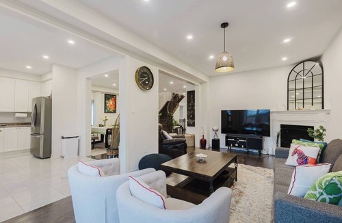 Durham Region House | Spacious 4BR Retreat | Backyard | Near Ontario
