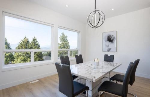 Eastern Hillsides House | Spacious 6BR Home with Terrace Views and Parking nearby parks golf and resorts