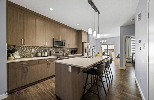 North Central Edmonton House | Spacious 6BR Near Rogers & Stadium | Garage | Yard