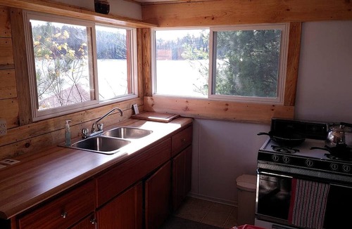 Benny Cabin | Spacious Cabin with Beachside Gazebo Ideal for an Ontario Holiday on Onaping Lake
