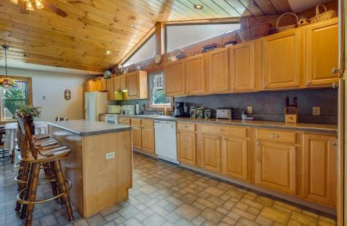 Dagus Mines House | Spacious Pennsylvania Vacation Rental w/Backyard