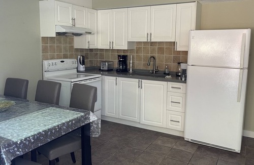 Coquitlam House | Spacious, Private Suite with relaxing backyard