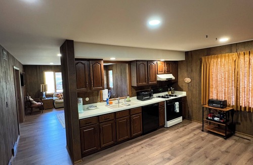 McHenry House | Spacious Ranch blocks away from downtown McHenry