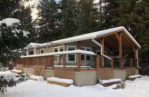 Taghum House | Spacious Valley Retreat just outside Nelson BC. Pet-friendly!