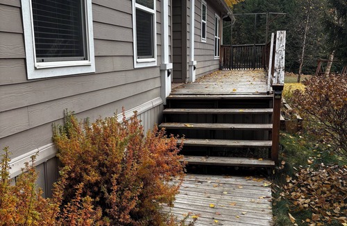 Taghum House | Spacious Valley Retreat just outside Nelson BC. Pet-friendly!