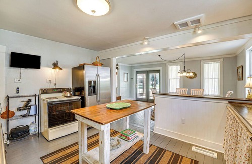Manistee Cottage | Spacious Vintage Gem w/Sunroom in Manistee!