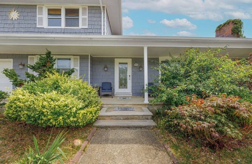 Bayville House | Spacious Waterfront house, gorgeous water views!