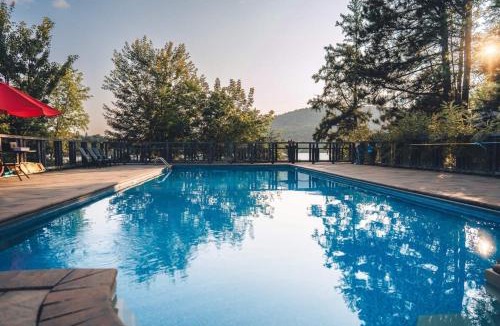 Lac Superieur Village Ski Chalet | SpaHaus #128