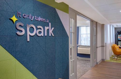 Rochester Hotel | Spark By Hilton Rochester University Area
