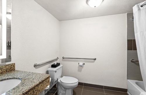 East Syracuse Hotel | Spark by Hilton Syracuse Carrier Circle