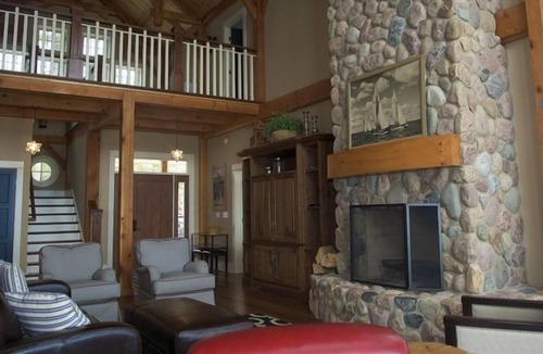 Northport Cottage | Splendid Timber Frame Cottage - Sandy Beach Grand Traverse Bay