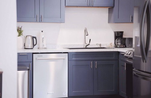 Lake View Apartment | Spotless & Cozy Renovated Loft. Comfort & Convenience in Lake View, NY.