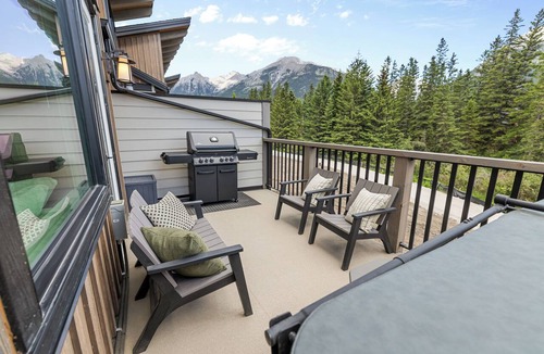 Canmore Villa | Spring Creek Vacations 4 BR Villa TMV24