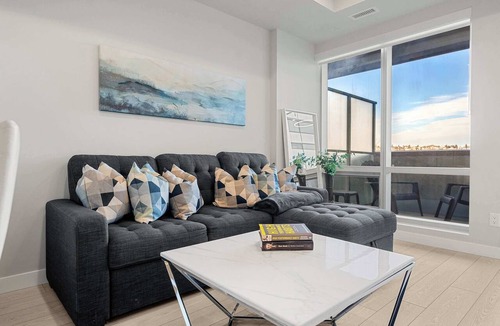 Kensington Condo | Stampede! 2BR w Kids Den, FREE Banff Pass