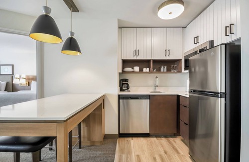Maumee Hotel | Staybridge Suites Toledo - Maumee by IHG