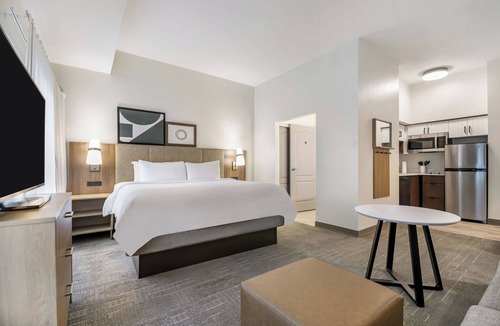 Maumee Hotel | Staybridge Suites Toledo - Maumee by IHG