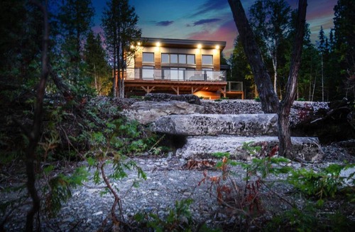Tobermory Bed & Breakfast | Stone Cove Waterfront Adults Only B&B