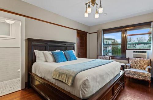 Chilliwack Proper Village West House | Stonehurst Estate Sleep 16