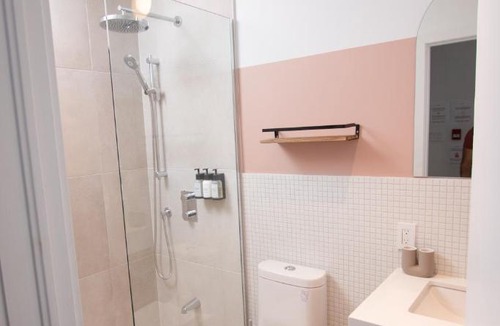 Plateau Mont Royal Apartment | Studio #12 - Self Check-In - Plateau - St-Denis