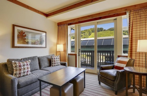 Stowe Area Condo | Studio 373: fireplace, a/c, & Spruce Peak amenities!