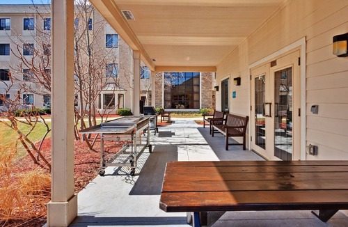 Northbrook Apartment | Studio | Free Breakfast! Heated Indoor Pool