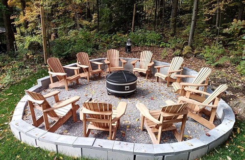 Norland Cottage | Stunning Cottage with Fire Pit and Private Cinema in Kawartha Lakes, Ontario