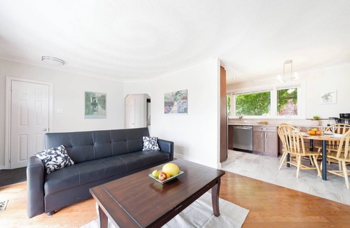 Wexford House | Stunning Detached Exclusive House - 7 Beds & Yard
