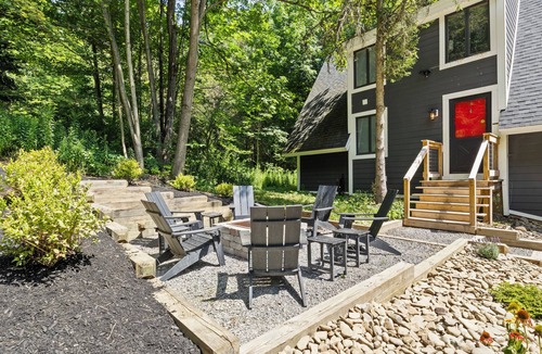 Ellicottville House | Stunning Ellicottville Hilltop Ski Chalet