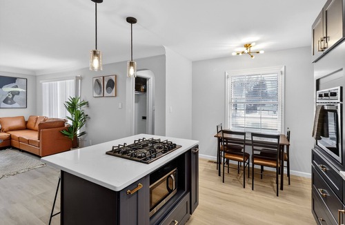 Parma House | Stunning Home 15 Min to Downtown & Airport
