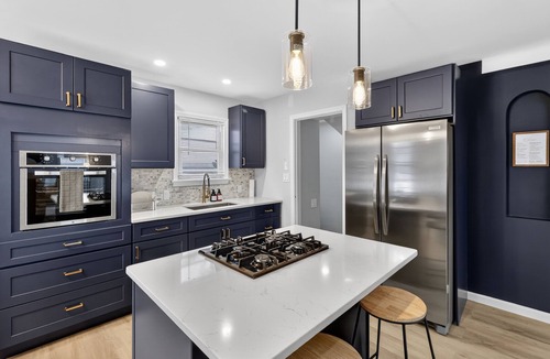 Parma House | Stunning Home 15 Min to Downtown & Airport