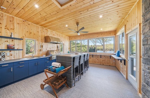 Faraday Cottage | Stunning Lakehouse!
