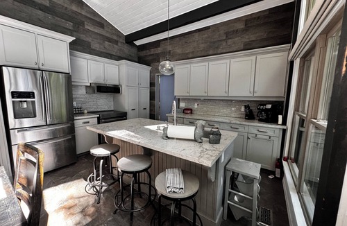 Novar Cottage | Stunning Muskoka Lake House | Hot Tub, Dock, Kayak