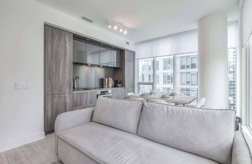 Toronto Entertainment District Condo | Stylish 2BR in Entertainment District + Fast WiFi