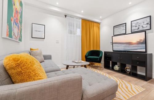 Fraserview Apartment | Stylish 3BR Basement Suite - Quiet Vancouver Area