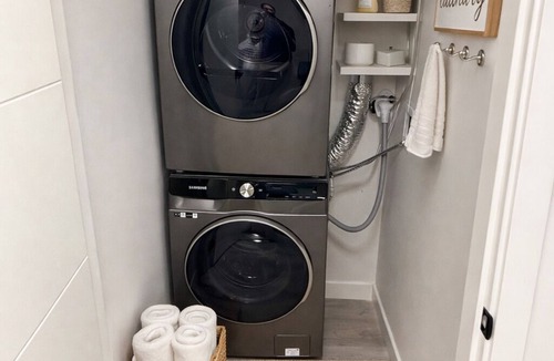 Saskatoon Apartment | Stylish Basement Suite I Private Entry . Free Parking