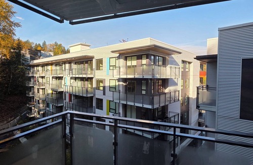 Port Moody Apartment | Stylish New 1BR Condo | Balcony, Rooftop
