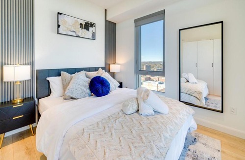 Kitchener Apartment | Stylish Open Concept Suite in Central KW