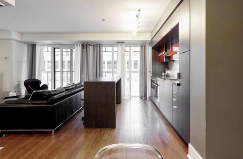 Downtown Toronto Apartment | Stylish Toronto 1BR Suite with Balcony and Workspace