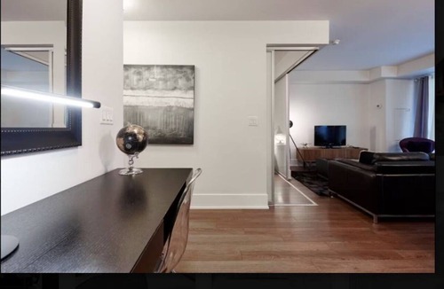 Downtown Toronto Apartment | Stylish Toronto 1BR Suite with Balcony and Workspace
