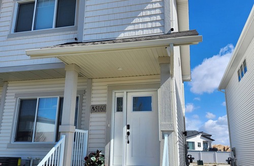 Regina House | Stylishly comfortable and cozy private 1 bedroom suite at Eastbrook, Regina East