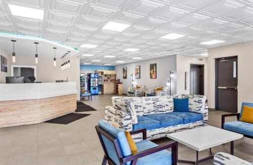 Charleston Hotel | Suburban Studios Charleston - Civic Center