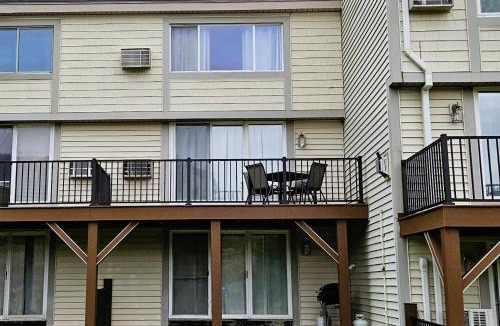Cedar House | Sugar Baby (B6)